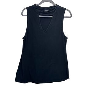 Torrid Size 2 Black Sleeveless Keyhole Tank Top Cutout Neckline Casual Stretch